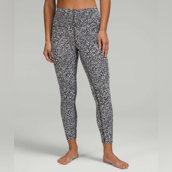 Lululemon InStill‎ HR Tight 25” in Warped Grain Alpine White Black Sz 14 - Picture 1 of 14